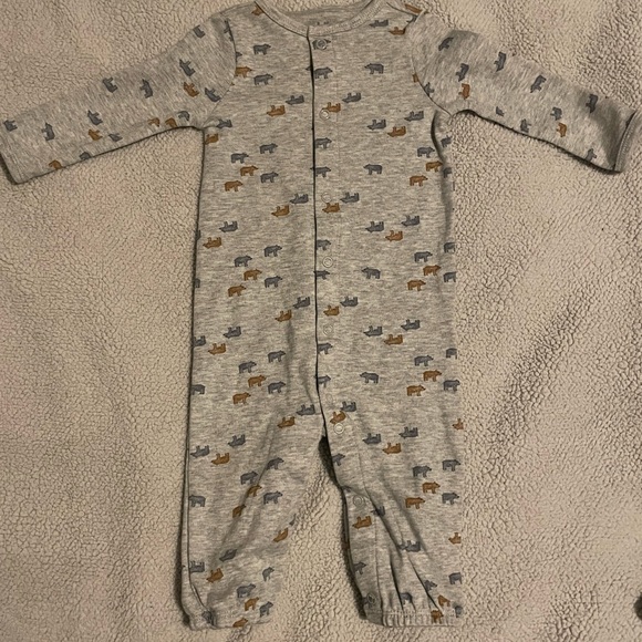 CARTERS MATCHING SET !!!! - Picture 2 of 3